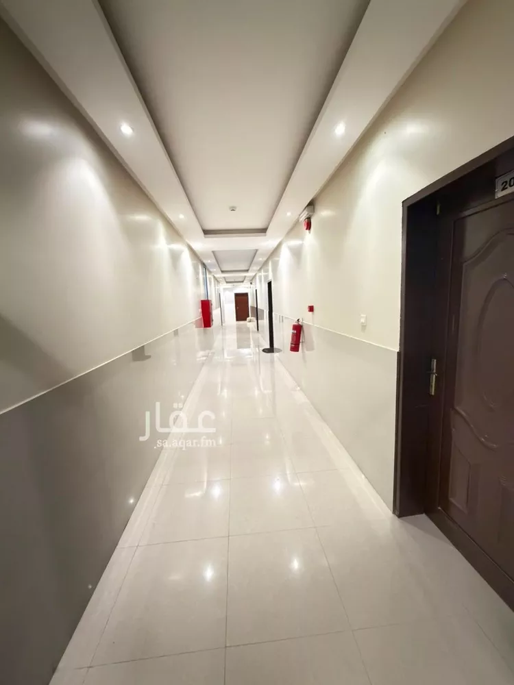 مكتب تجاري للإيجار في شارع العيينة, حي ظهرة لبن, مدينة الرياض, منطقة الرياض