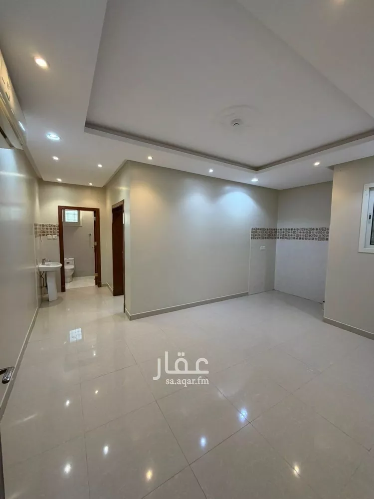 مكتب تجاري للإيجار في شارع العيينة, حي ظهرة لبن, مدينة الرياض, منطقة الرياض صورة 2