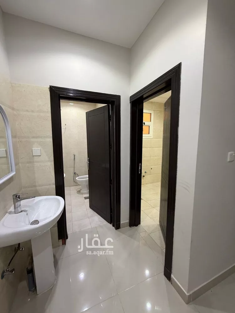 Commercial Office for Rent in Riyadh Tuwaiq صورة 4