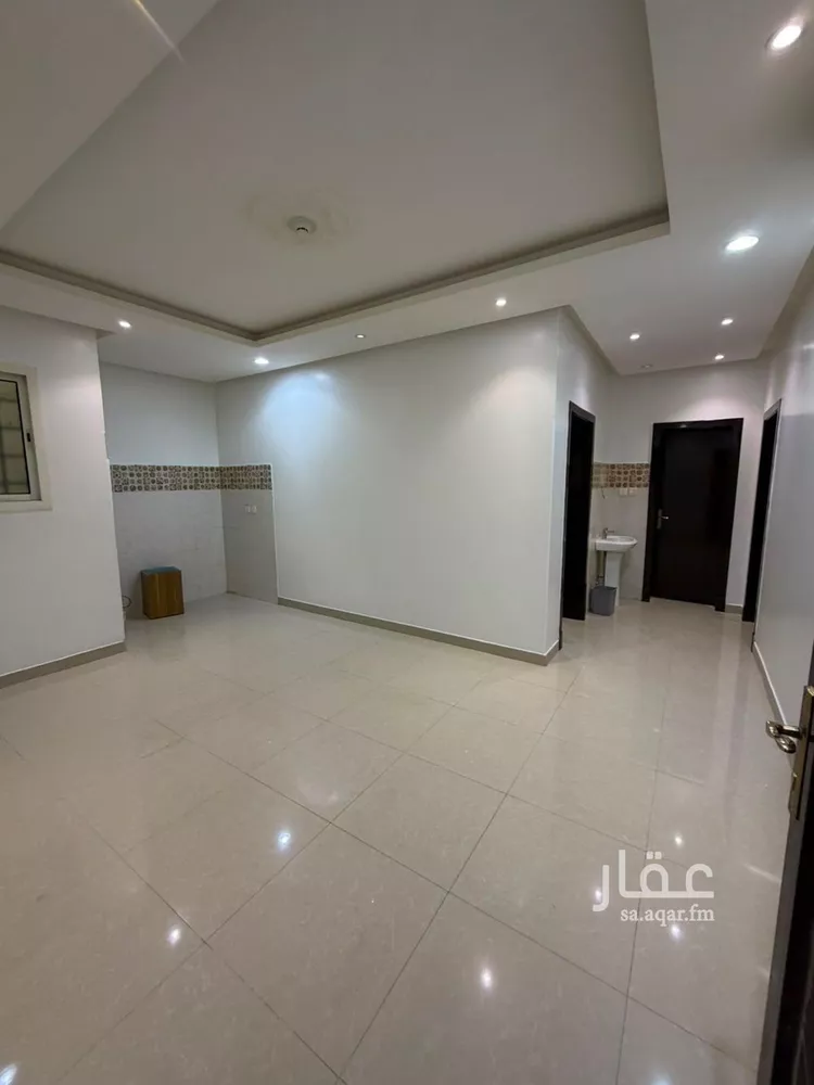 مكتب تجاري للإيجار في شارع العيينة, حي ظهرة لبن, مدينة الرياض, منطقة الرياض صورة 4