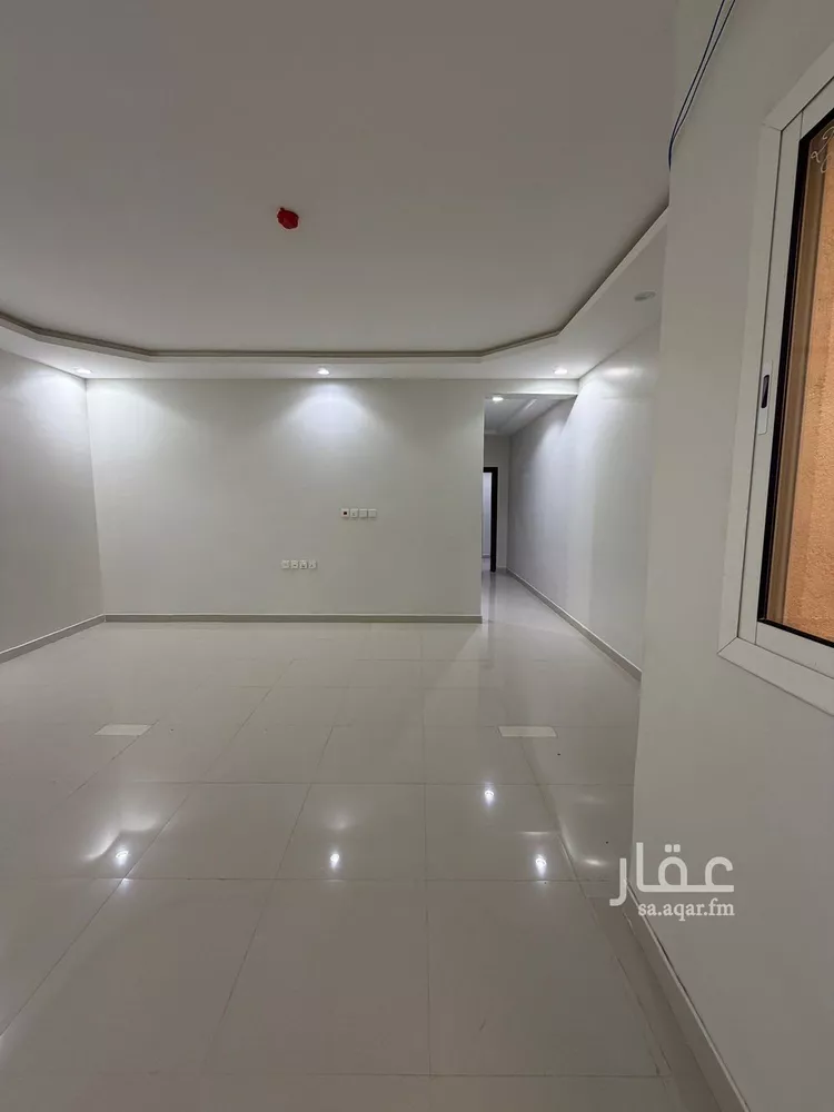 Commercial Office for Rent in Riyadh Tuwaiq صورة 3