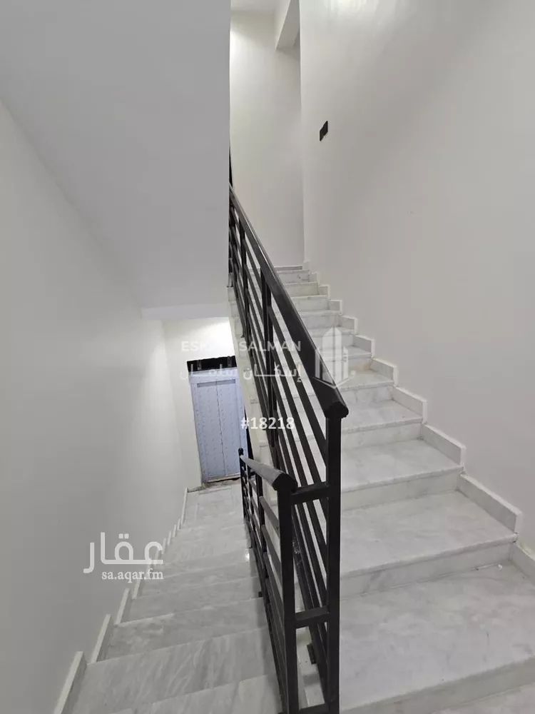 دور للبيع في شارع المحدار, حي المعيزيلة, مدينة الرياض, منطقة الرياض صورة 5