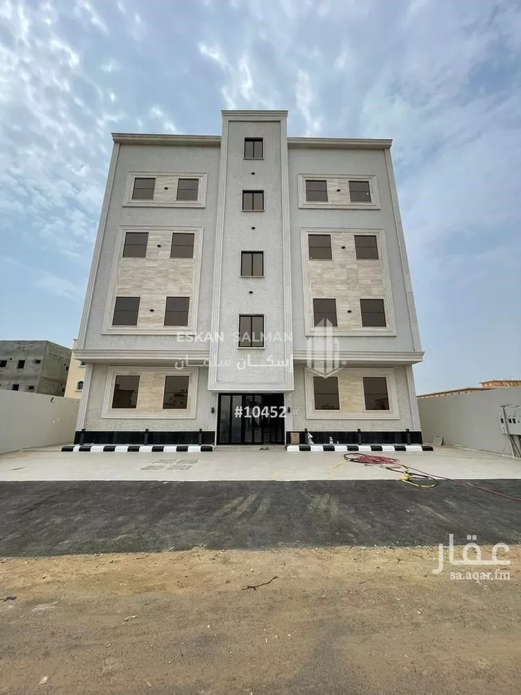 شقة للبيع في شارع زياد بن كعب, حي الإسكان, مدينة صامطه, منطقة جازان