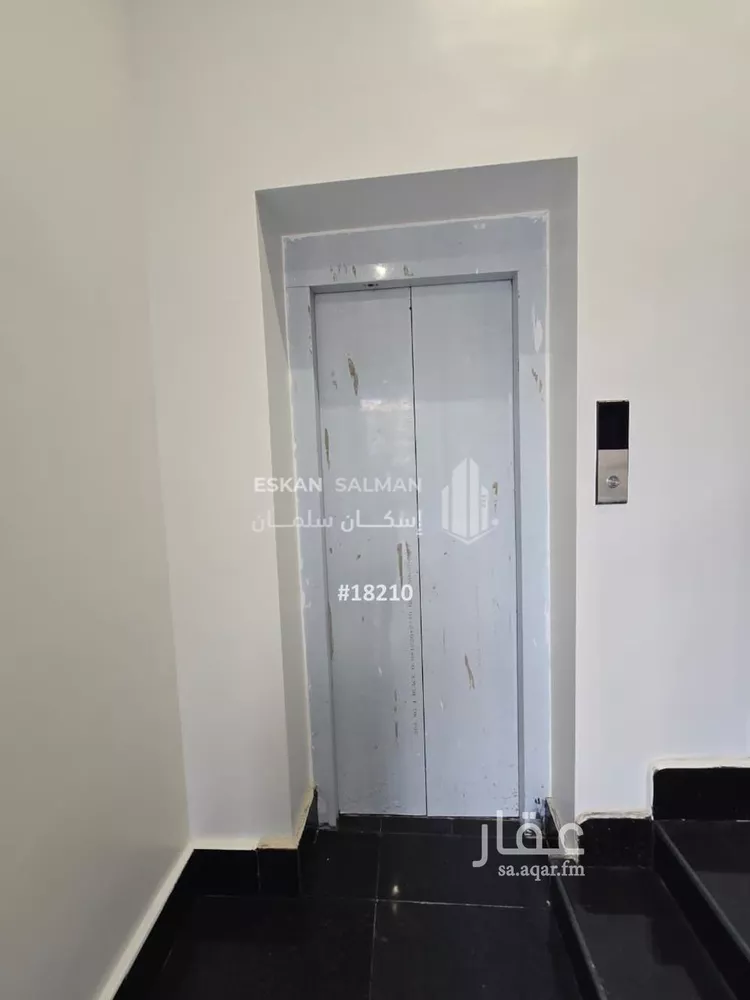 دور للبيع في شارع المحدار, حي المعيزيلة, مدينة الرياض, منطقة الرياض صورة 3