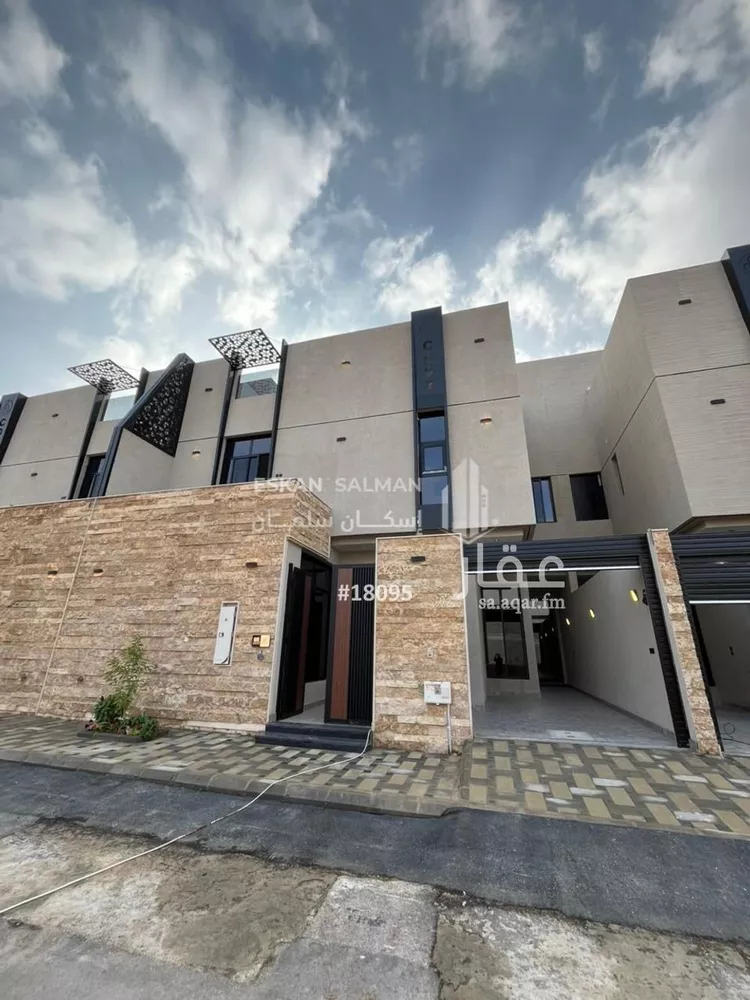 فيلا للبيع في شارع خديجة بنت حسان, حي الرمال, مدينة الرياض, منطقة الرياض صورة 2