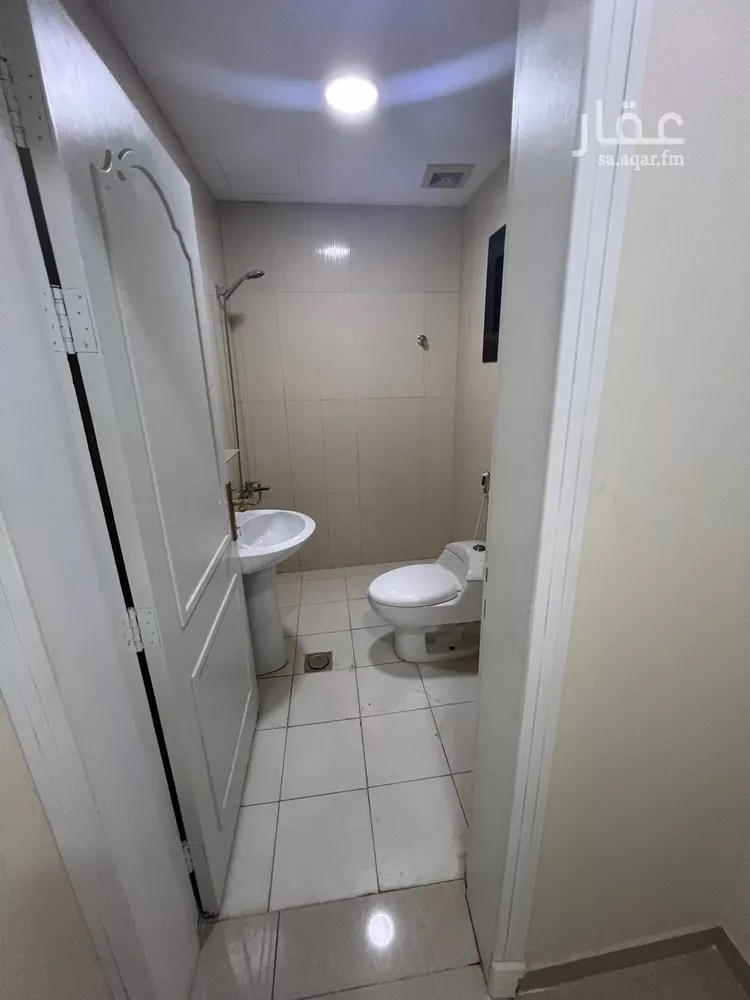 شقة للإيجار في شارع الصندول, حي المنتزة, مدينة الدمام, المنطقة الشرقية صورة 5