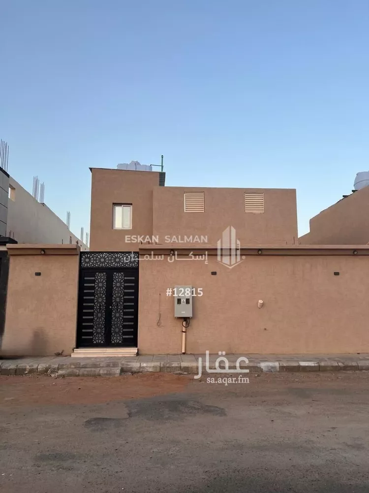 دور للبيع في شارع عمرو ابن غزية النجاري, حي العزيزية, مدينة المدينه المنوره, منطقة المدينة المنورة