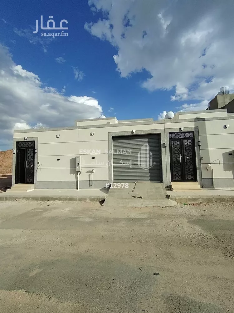 دور للبيع في شارع عبدالمنان ابن المتلمس, حي المدينة الصناعية, مدينة المدينه المنوره, منطقة المدينة المنورة