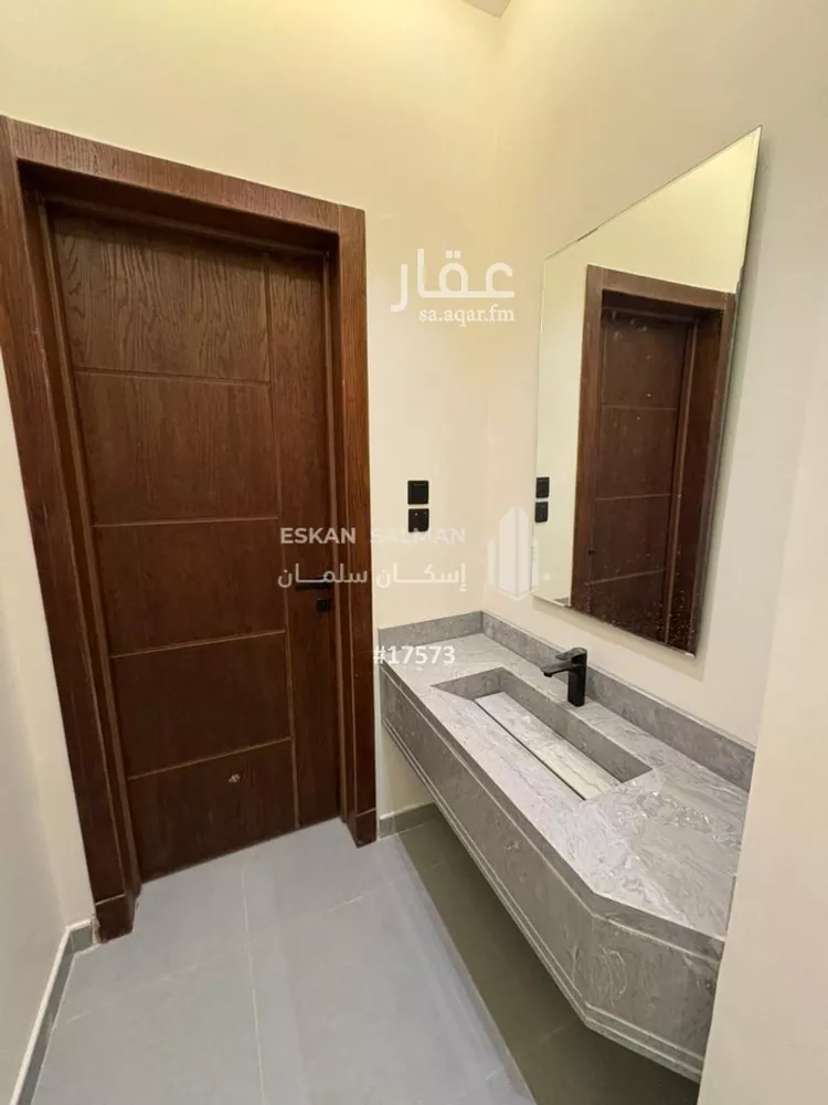 دور للبيع في شارع العقدة, حي بدر, مدينة الرياض, منطقة الرياض صورة 5