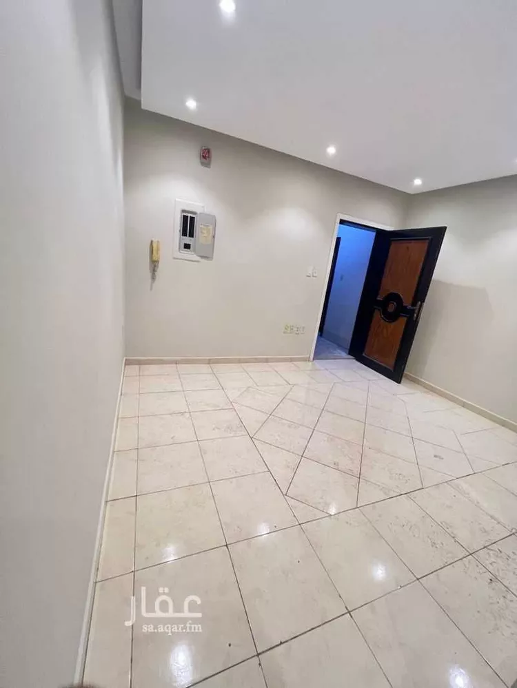 شقة للإيجار في شارع صفوى, حي الخبر الجنوبية, مدينة الخبر, المنطقة الشرقية صورة 4