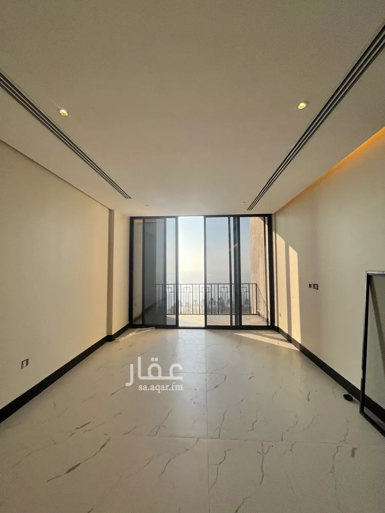 شقة للبيع في شارع الملك عبد الله بن عبدالعزيز, حي الشاطئ الغربي, مدينة الدمام, المنطقة الشرقية