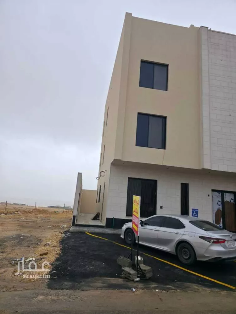 عمارة للبيع في شارع الجنادل, حي ظهرة لبن, مدينة الرياض, منطقة الرياض صورة 2