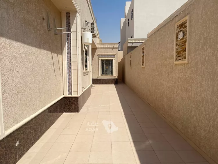 دور للبيع في شارع الجامعة 15, حي الجامعة, مدينة المزاحمية, منطقة الرياض