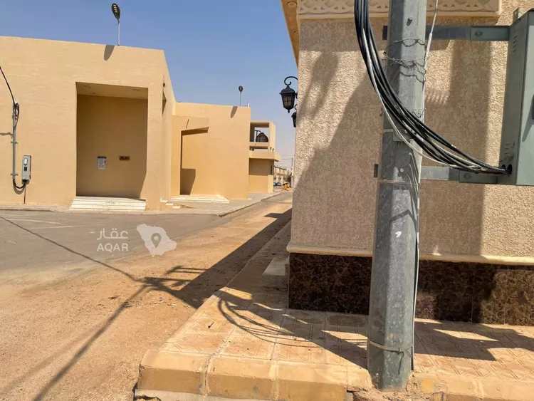 دور للبيع في شارع الجامعة 15, حي الجامعة, مدينة المزاحمية, منطقة الرياض 7
