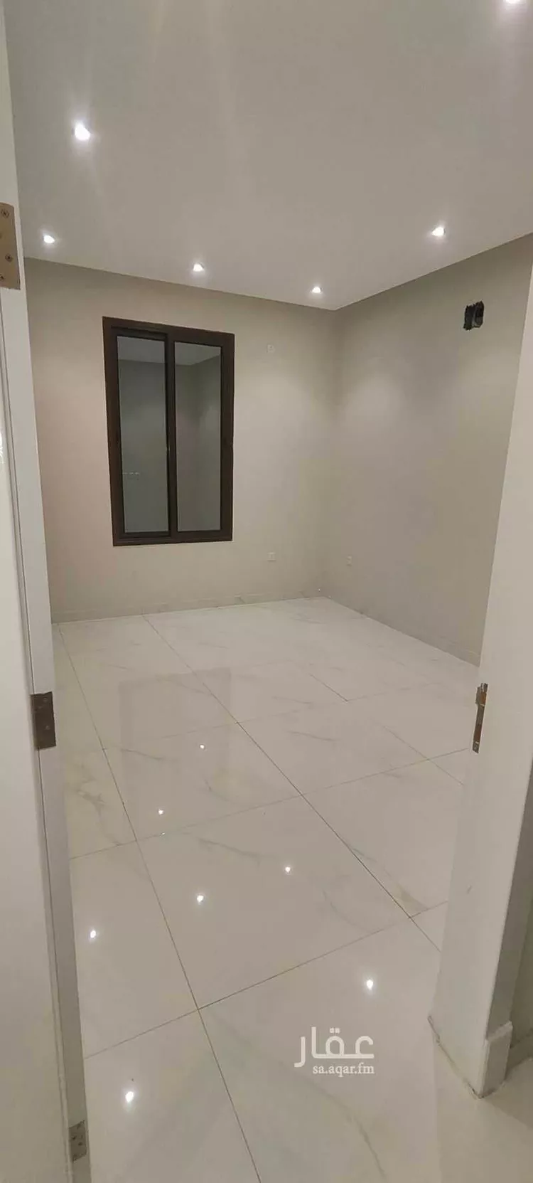 عمارة للبيع في شارع الانوار, حي البحيرة, مدينة الخبر, المنطقة الشرقية صورة 2