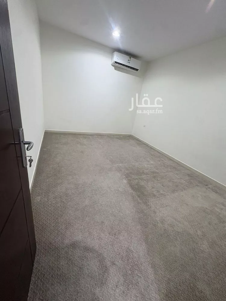 شقة للإيجار في شارع نجران, حي الثقبة, مدينة الخبر, المنطقة الشرقية 2