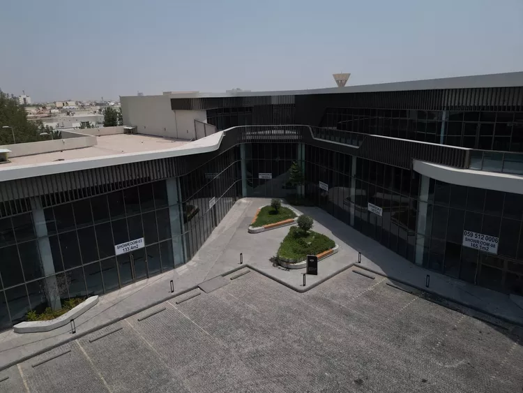 مجمع للإيجار في شارع الملك فهد ابن عبدالعزيز سعود, حي الراكة الشمالية, مدينة الدمام, المنطقة الشرقية
