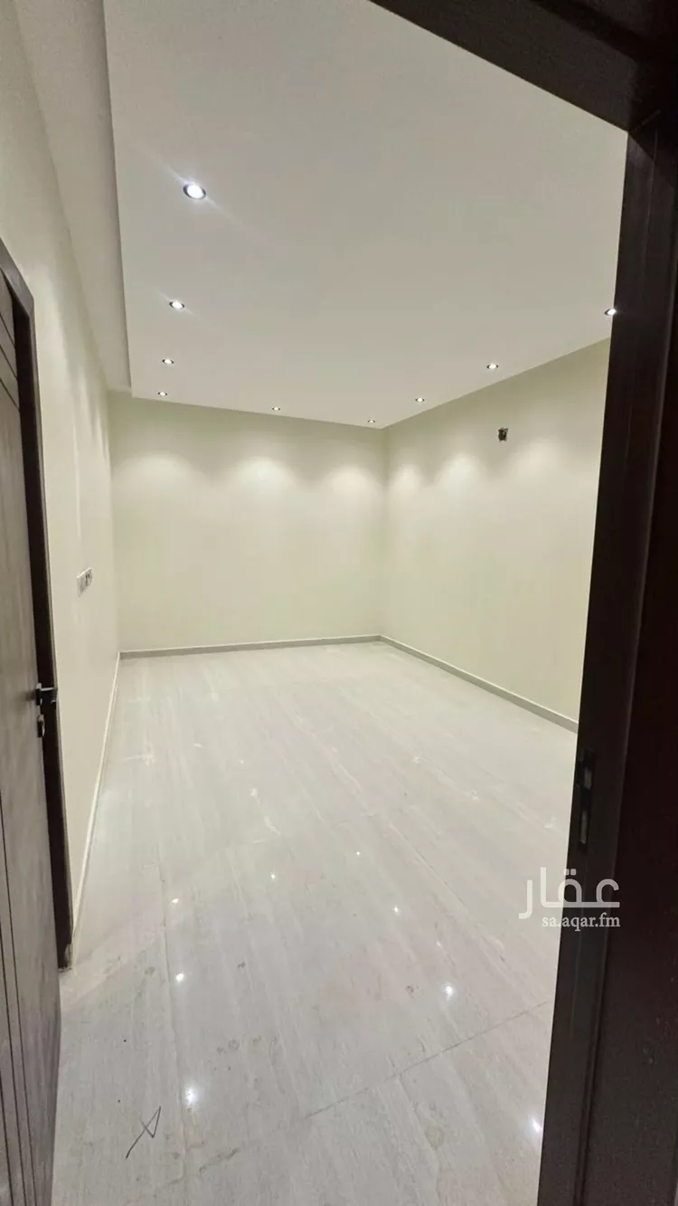 فيلا للإيجار في شارع بعلبك, حي عكاظ, مدينة الرياض, منطقة الرياض صورة 3