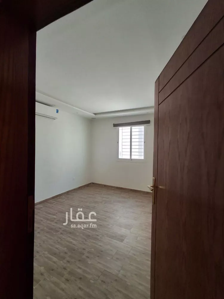 فيلا للإيجار في شارع عماد الدين بن النحاس, حي بدر, مدينة الرياض, منطقة الرياض صورة 5