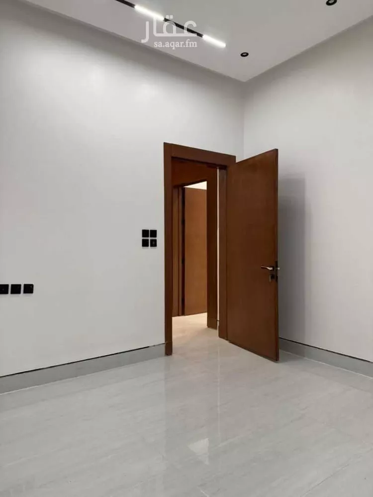 دور للبيع في شارع عبداللطيف عطية, حي الرمال, مدينة الرياض, منطقة الرياض صورة 5