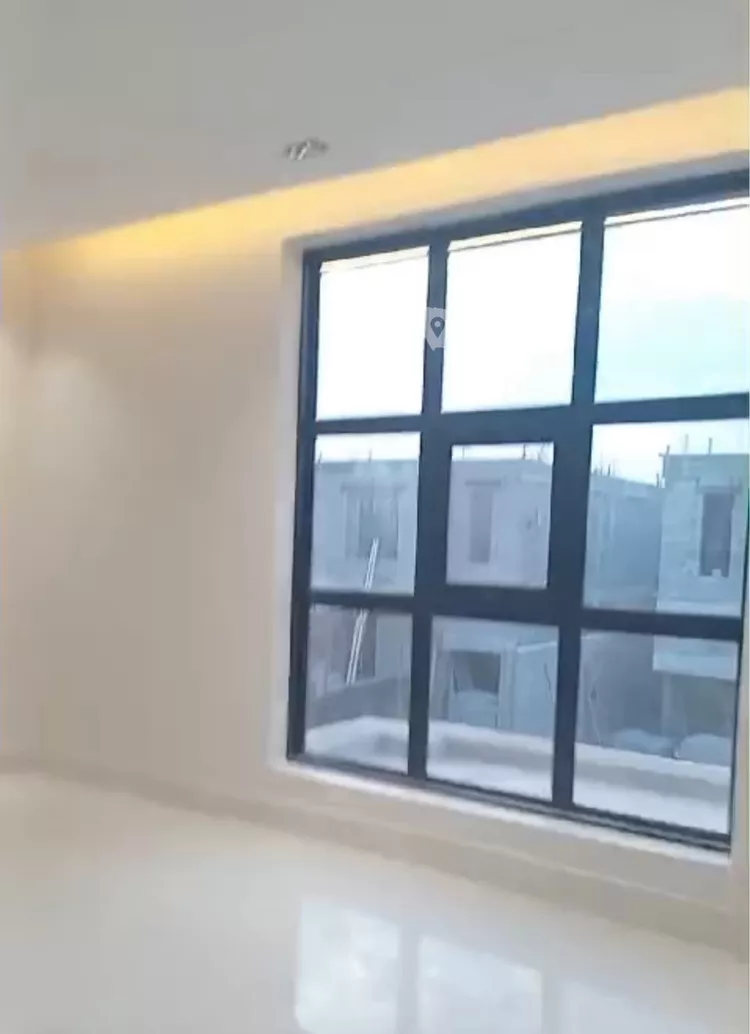 Floor for Sale in Riyadh Okaz 3