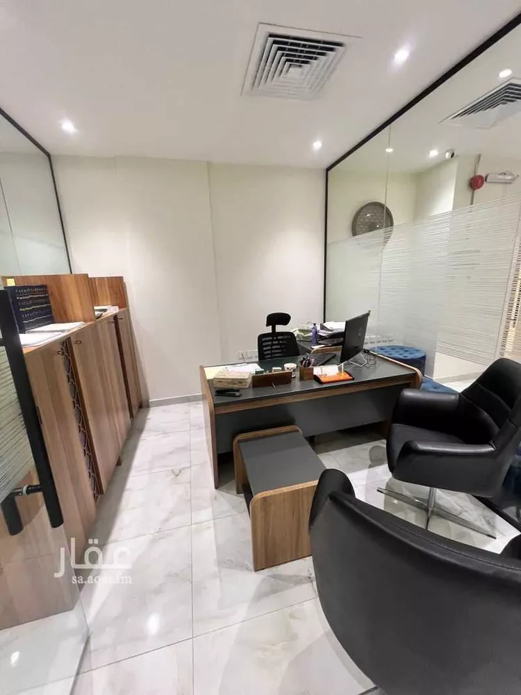 مكتب تجاري للإيجار في شارع الأمير عبدالعزيز بن مساعد بن جلوي ، حي السليمانية ، الرياض ، منطقة الرياض 1 صورة