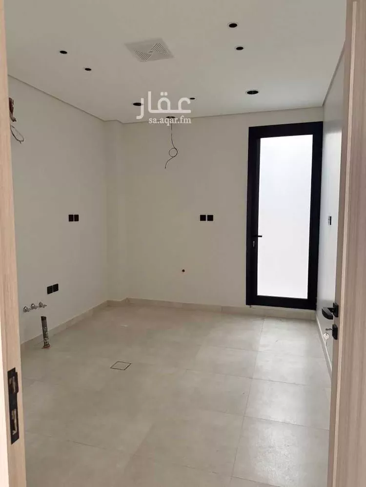 دور للبيع في شارع يعقوب بن السكيت, حي الملز, مدينة الرياض, منطقة الرياض صورة 3