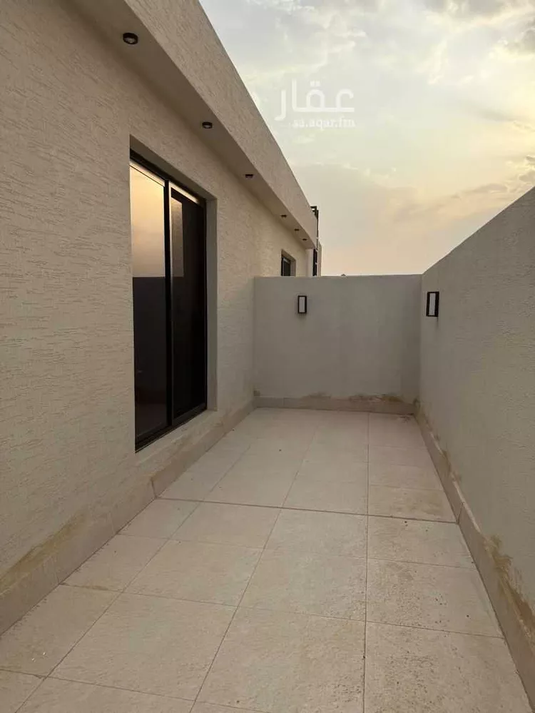 دور للبيع في شارع يعقوب بن السكيت, حي الملز, مدينة الرياض, منطقة الرياض صورة 5