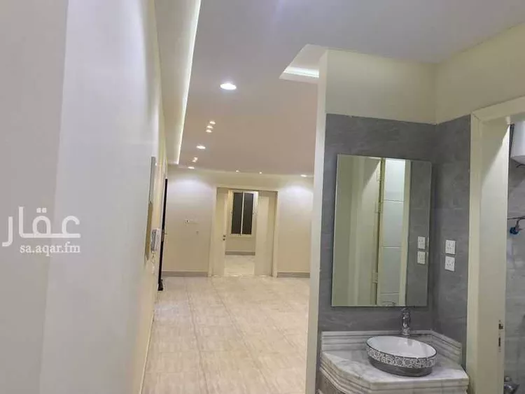 دور للبيع في شارع عاقل بن حبيب ، حي عكاظ ، الرياض ، منطقة الرياض صورة 3
