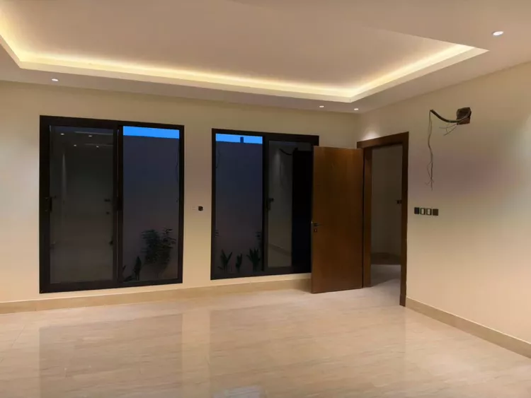 Floor for Rent in Riyadh Al Qirawan 5