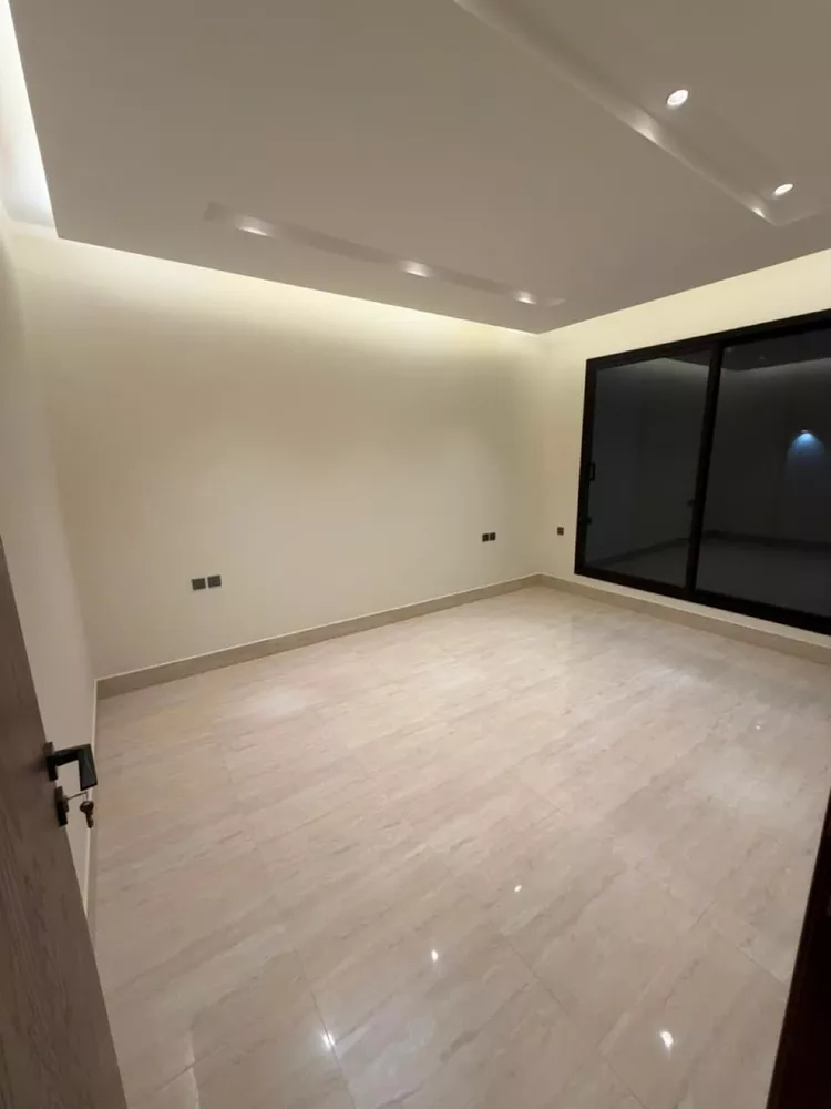 Floor for Rent in Riyadh Al Qirawan 3