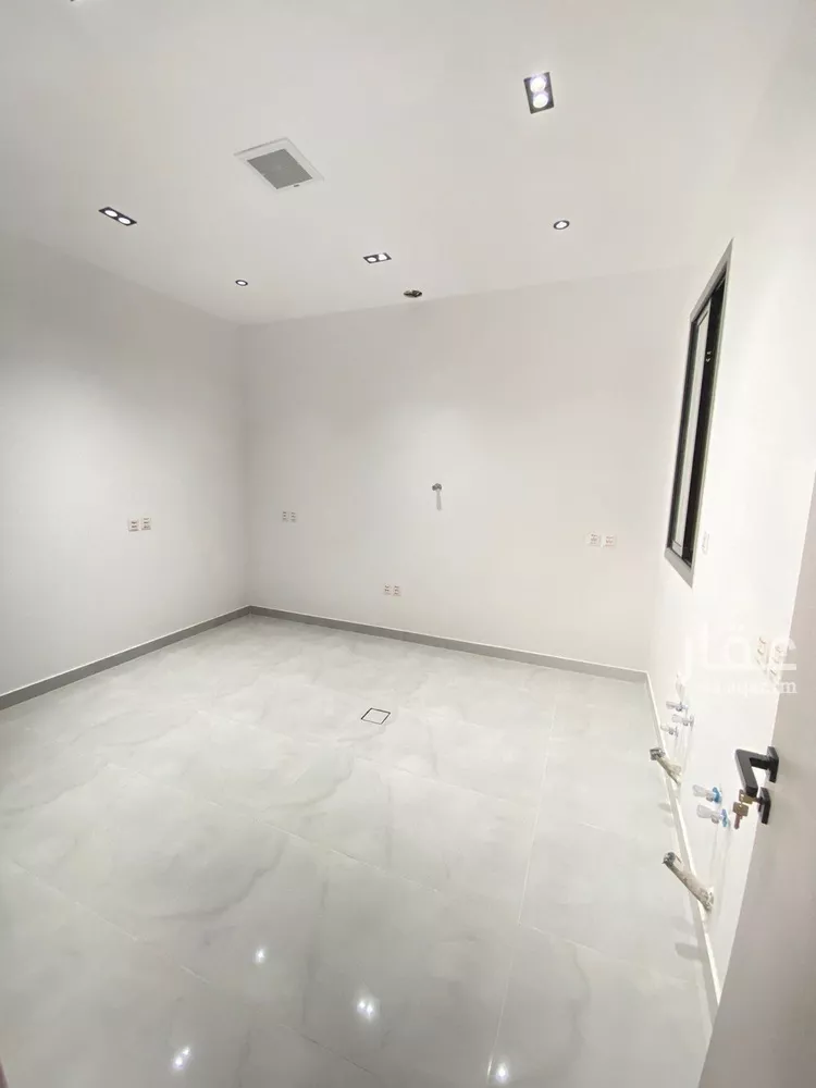 Floor for Rent in Riyadh King Fahd 15