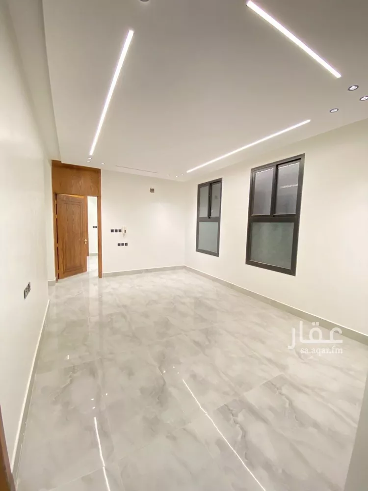 Floor for Sale in Riyadh Dirab 8