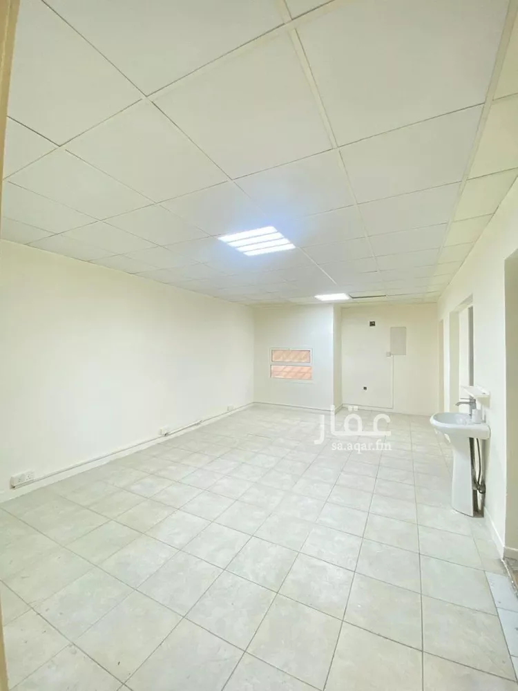 مكتب تجاري للإيجار في شارع الشيخ سلمان بن حمد آل خليفة, حي الملز, مدينة الرياض, منطقة الرياض صورة 3