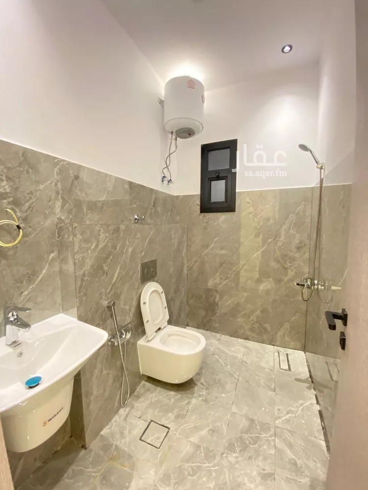 Floor for Rent in Riyadh King Fahd 17
