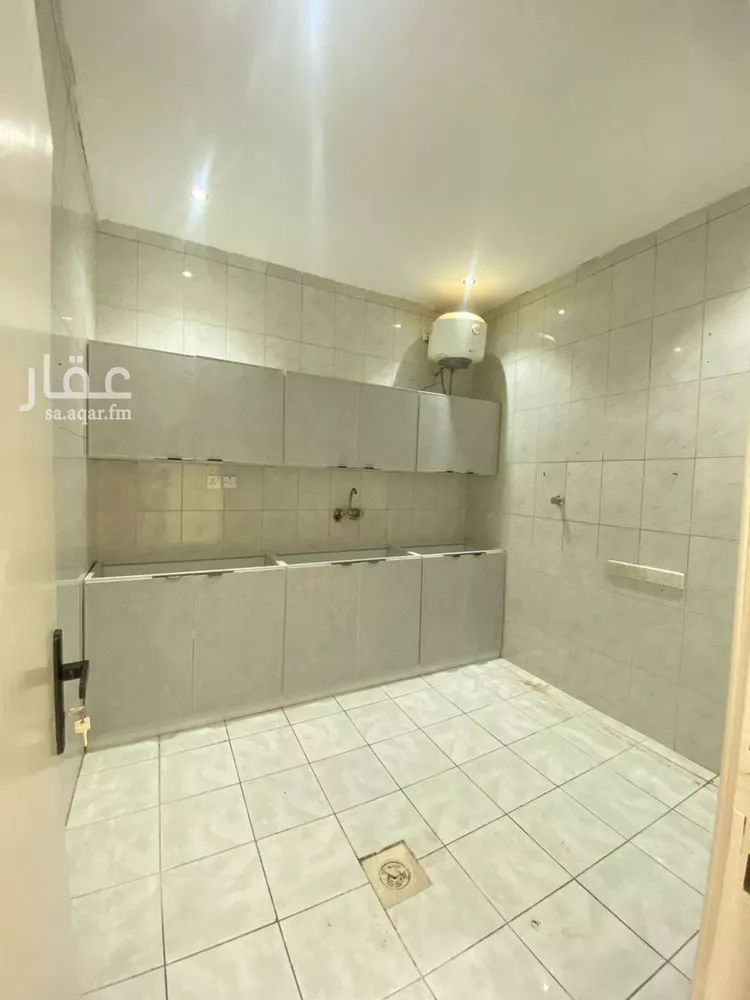 شقة للإيجار في شارع حارثة بن عدي, حي الوزارات, مدينة الرياض, منطقة الرياض صورة 3