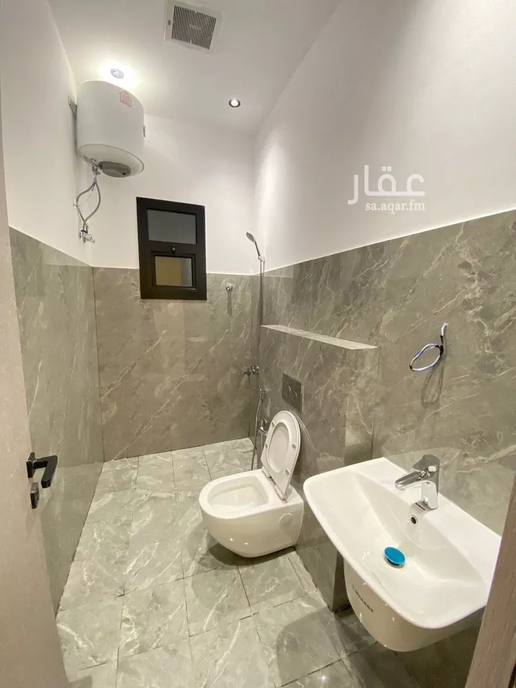 Floor for Rent in Riyadh King Fahd 18