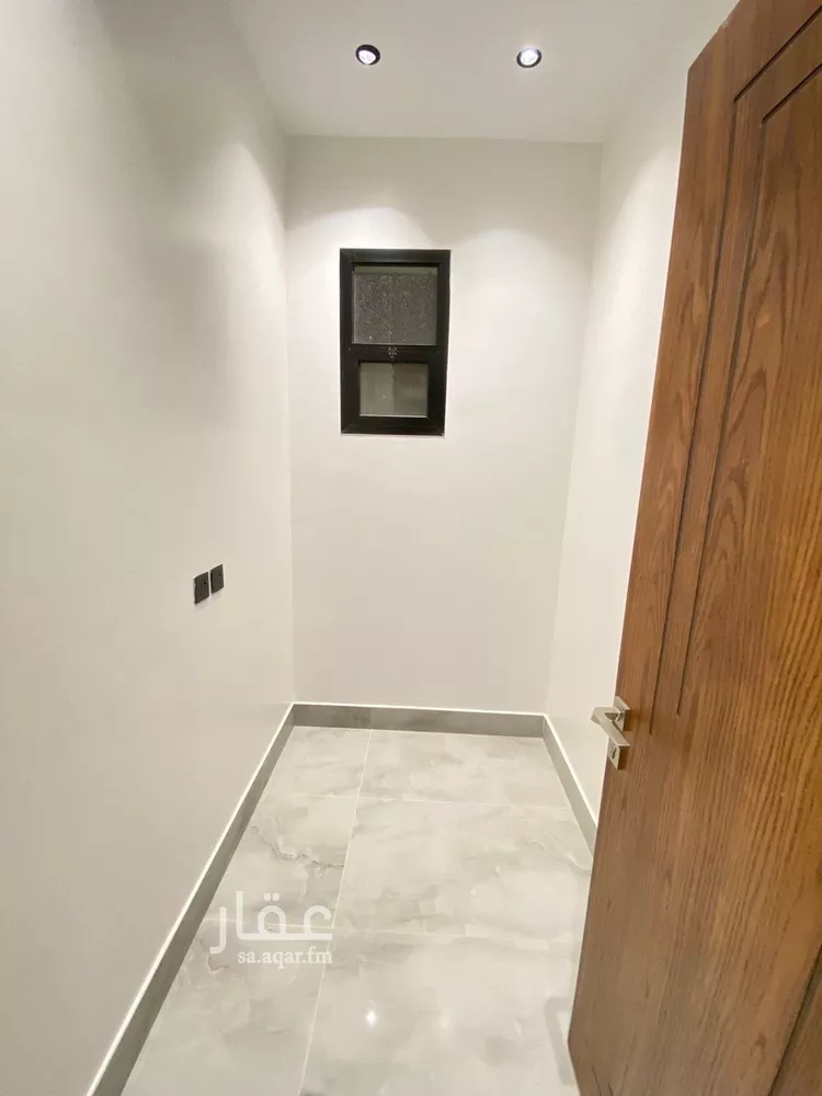 Floor for Sale in Riyadh Dirab 16