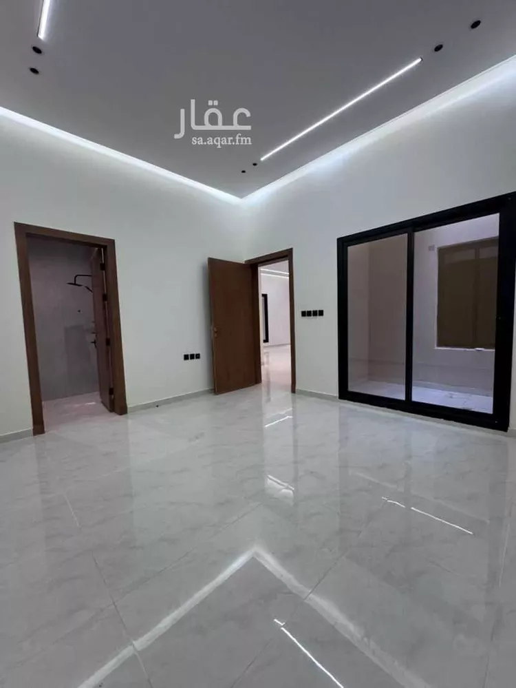Floor for Sale in Riyadh Al Janadriyah 8