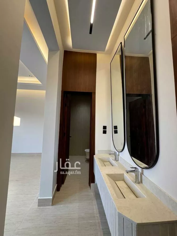 Floor for Sale in Riyadh Dirab 10