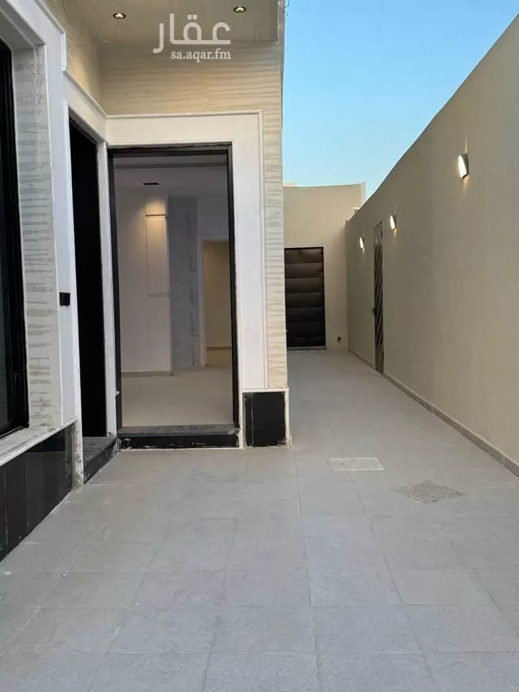 دور للبيع في شارع اكمل القرشي, حي بدر, مدينة الرياض, منطقة الرياض صورة 3