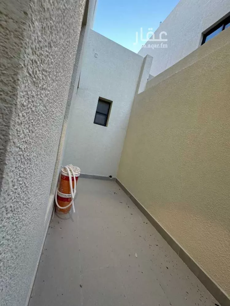 Floor for Sale in Riyadh Dirab 14