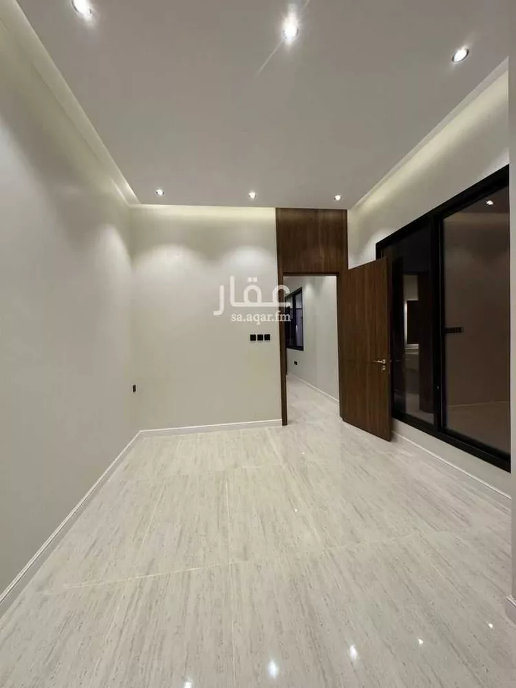 Floor for Sale in Riyadh Dirab 8