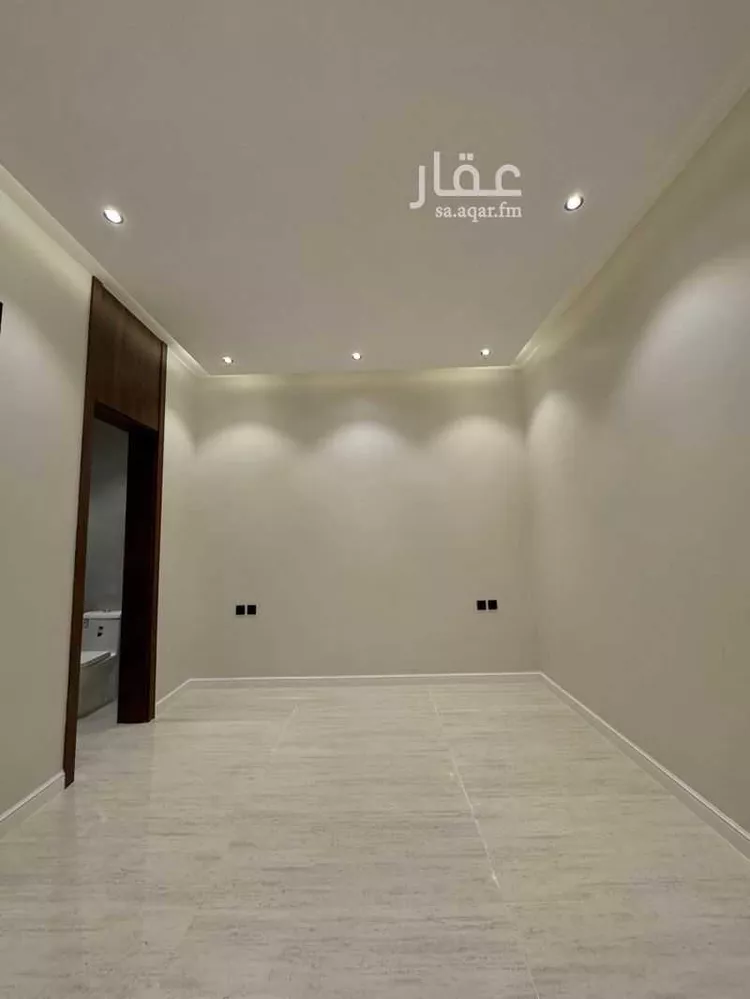 Floor for Sale in Riyadh Dirab 12