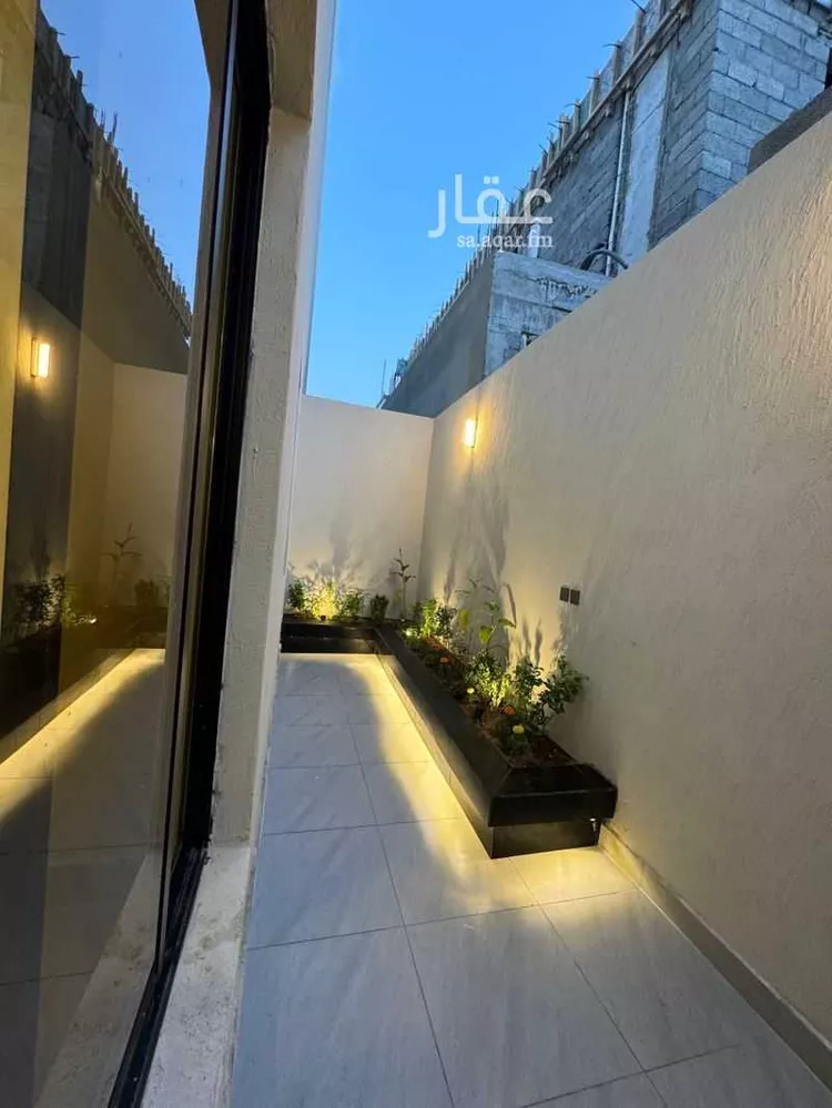 Floor for Sale in Riyadh Dirab 12