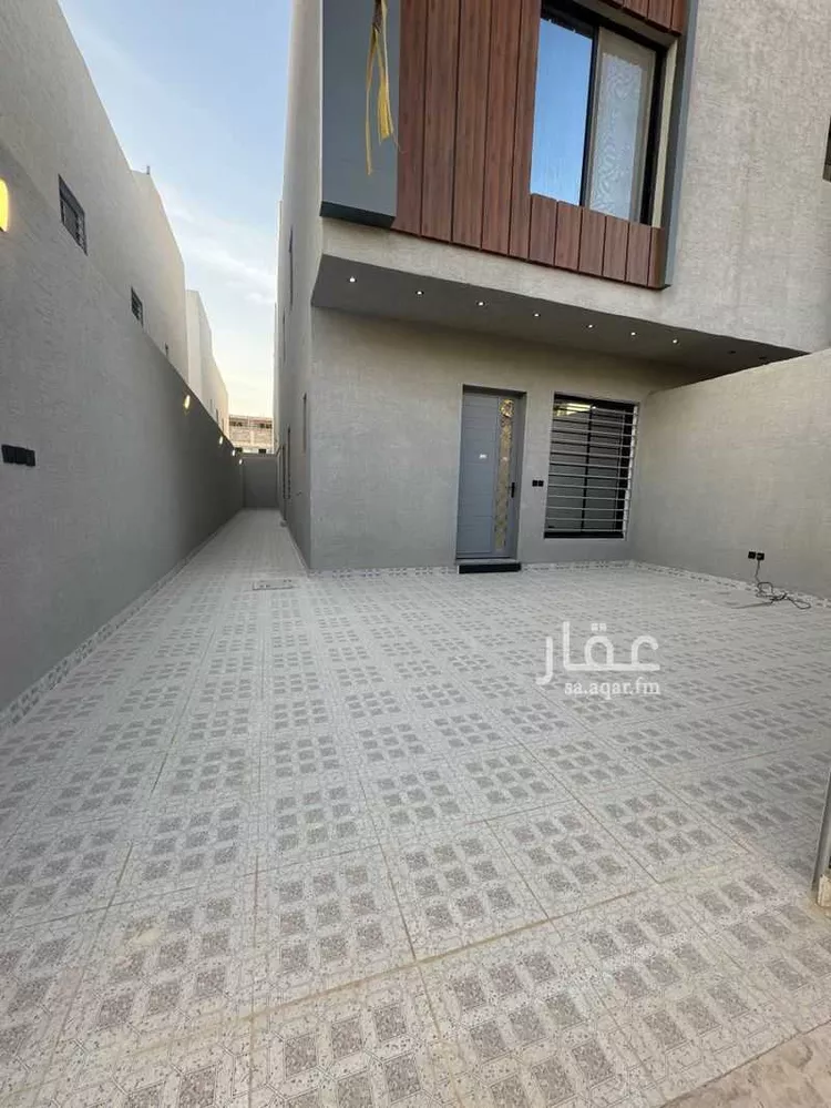 دور للبيع في شارع احمد الطيبي, حي بدر, مدينة الرياض, منطقة الرياض صورة 3
