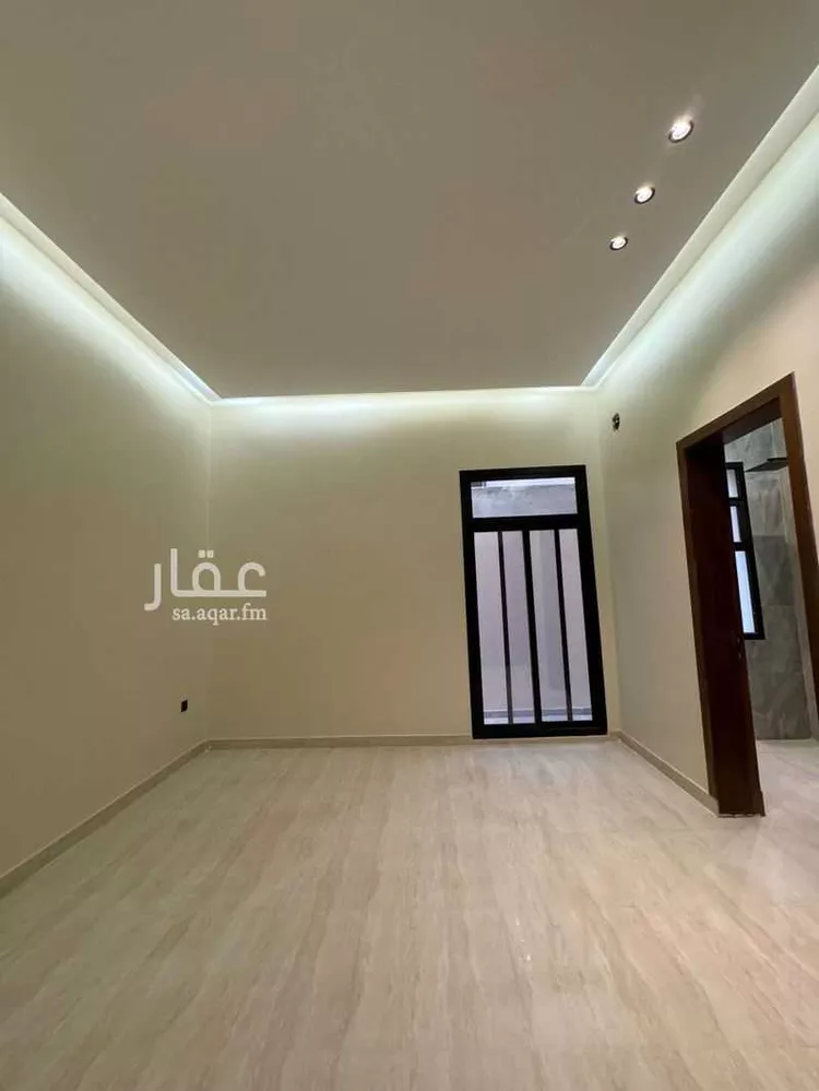 Floor for Sale in Riyadh Dirab 12