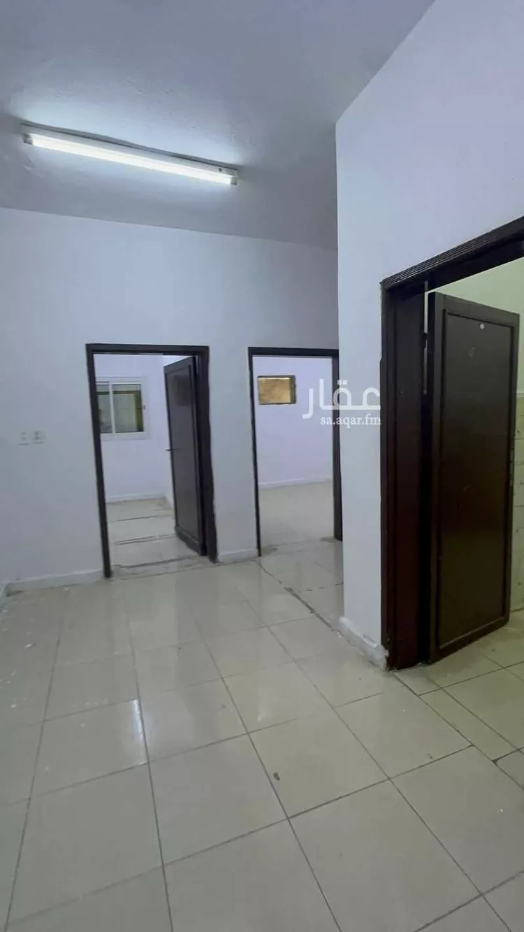 عمارة للإيجار في شارع عسير, حي الثقبة, مدينة الخبر, المنطقة الشرقية صورة 2