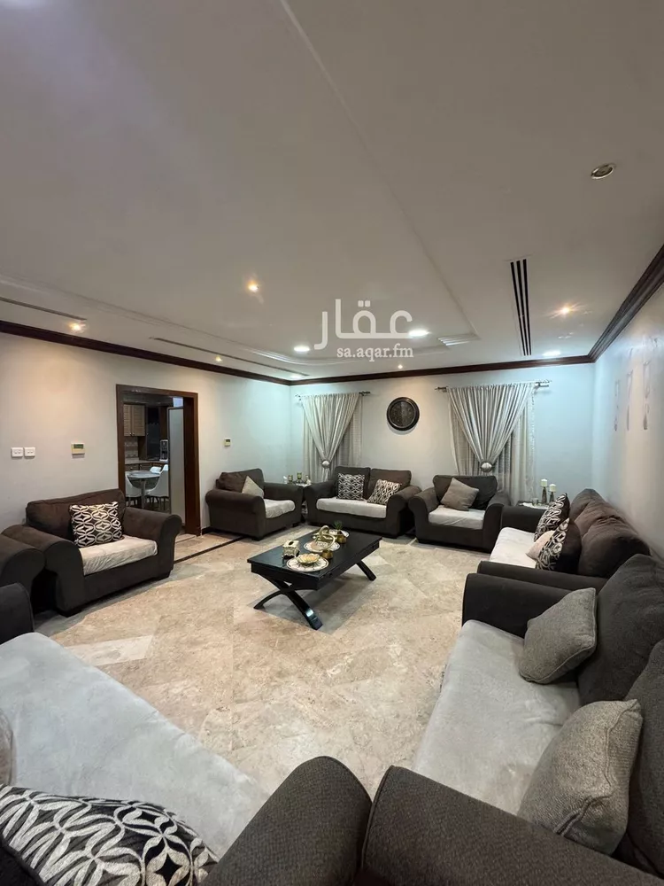 فيلا للبيع في شارع علي ابن الاقمر, حي اليرموك, مدينة الخبر, المنطقة الشرقية 8