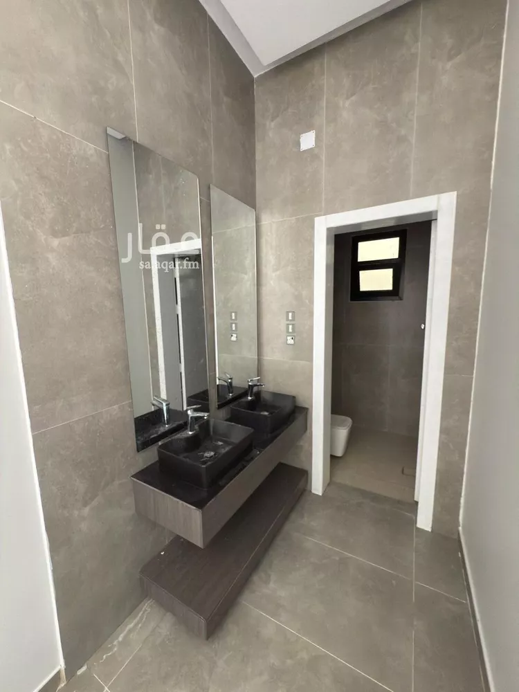 فيلا للبيع في شارع ابن الصاحب, حي الورود, مدينة الخرج, منطقة الرياض